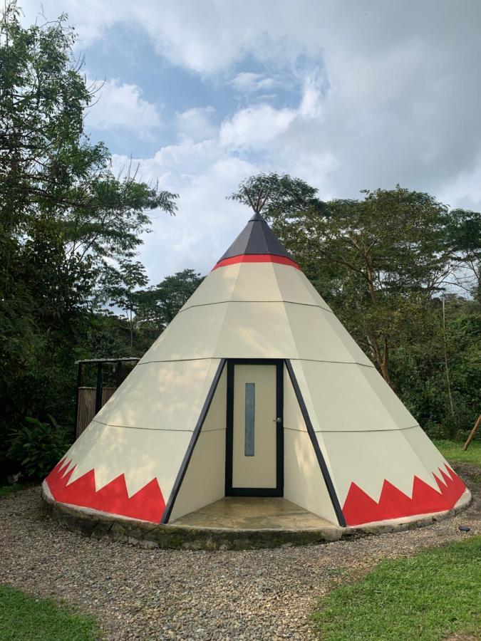 Готель Bosque De Aventura & Glamping Refugio Del Bosque Ла-Меса Екстер'єр фото